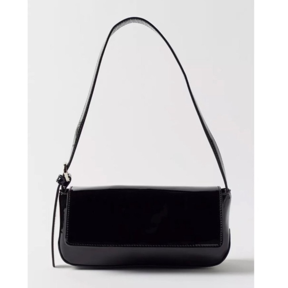 🖤 Urban Outfitters Black 90s Y2K Shiny Patent Flap Baguette Shoulder Bag